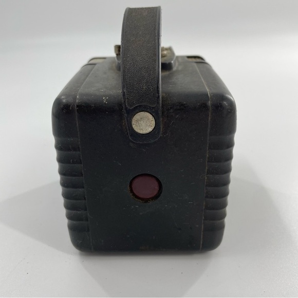 Vintage Kodak Brownie Hawkeye flash camera - Picture 6 of 7